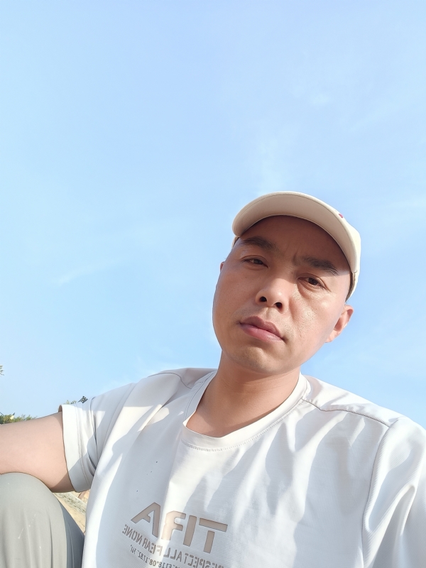 哥哥的第一张照片--开封相亲服务中心