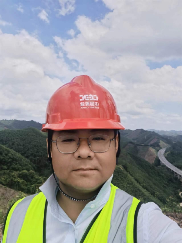 冰城小土匪的第一张照片--开封相亲服务中心