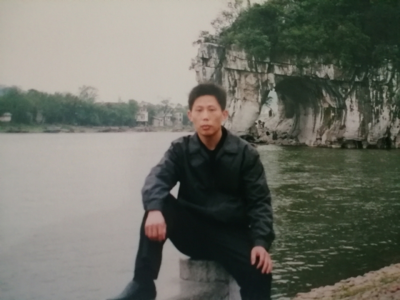 庸人自扰的第一张照片--开封相亲服务中心