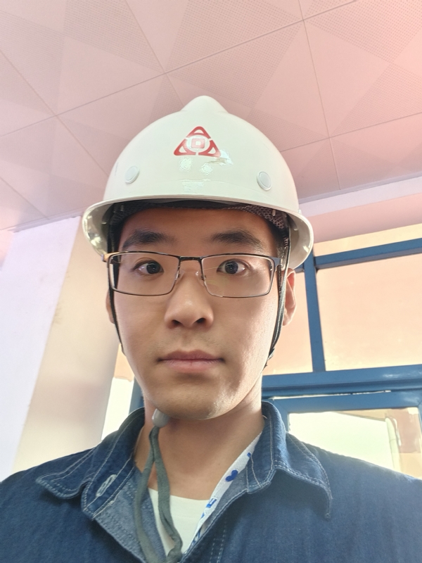 何鹏宇的第二张照片--开封相亲服务中心