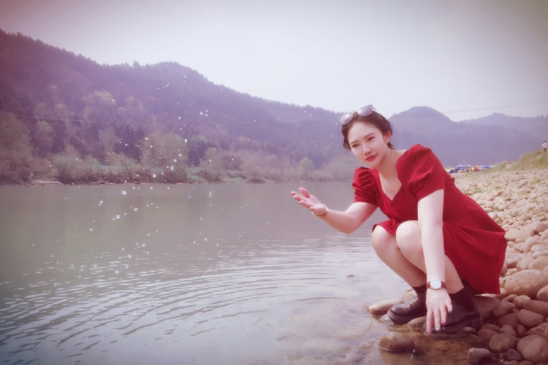 守候阳光的第一张照片--开封相亲服务中心