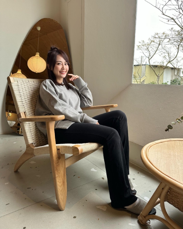 蓝色天空的第一张照片--开封相亲服务中心