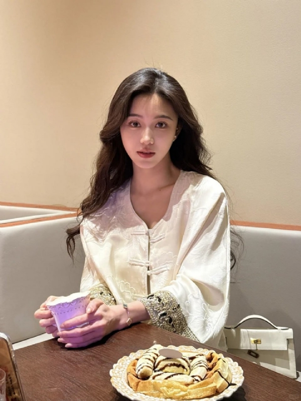 Anna的第二张照片--开封相亲服务中心