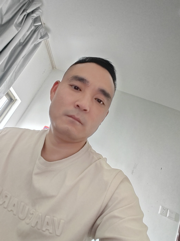 小锋的第一张照片--开封相亲服务中心