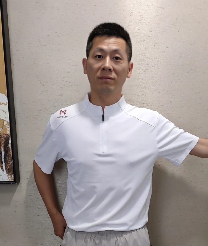 红旗下长大的第一张照片--开封相亲服务中心