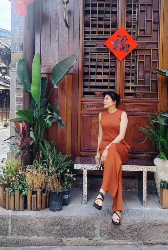 宛霞的第一张照片--开封相亲服务中心