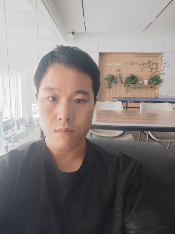 吊挂看风景的第一张照片--开封相亲服务中心