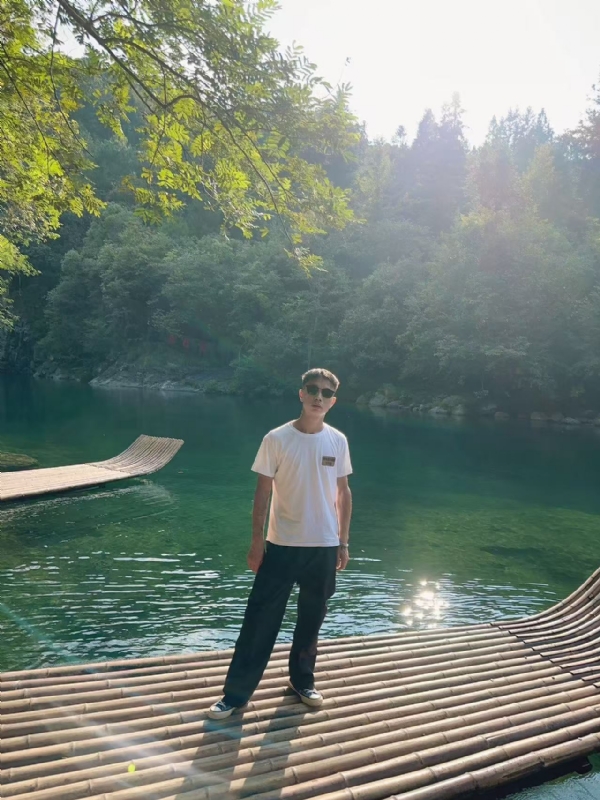 林言的第二张照片--开封相亲服务中心